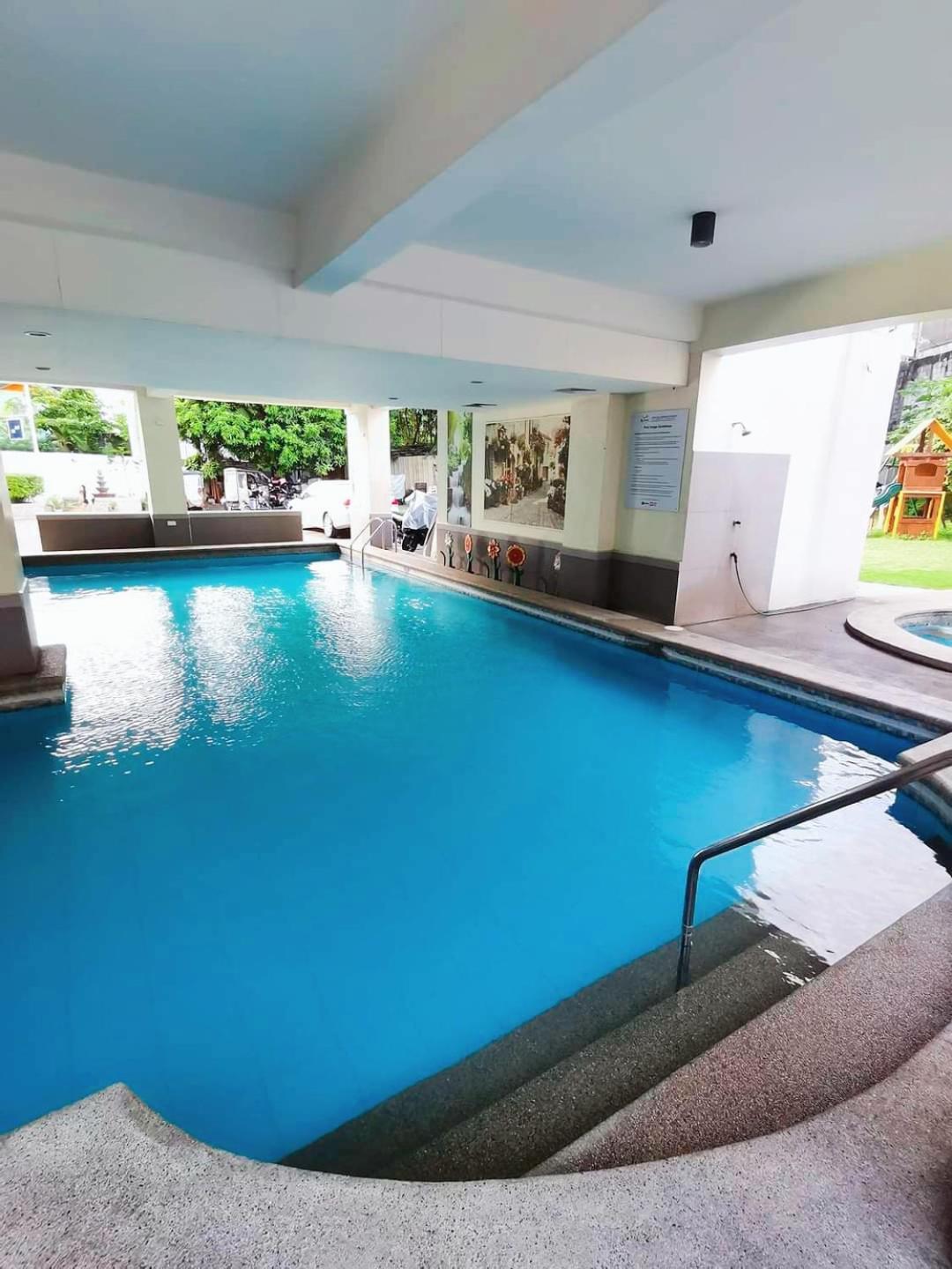 Paradise Realm Condotel Paranaque City Exteriör bild