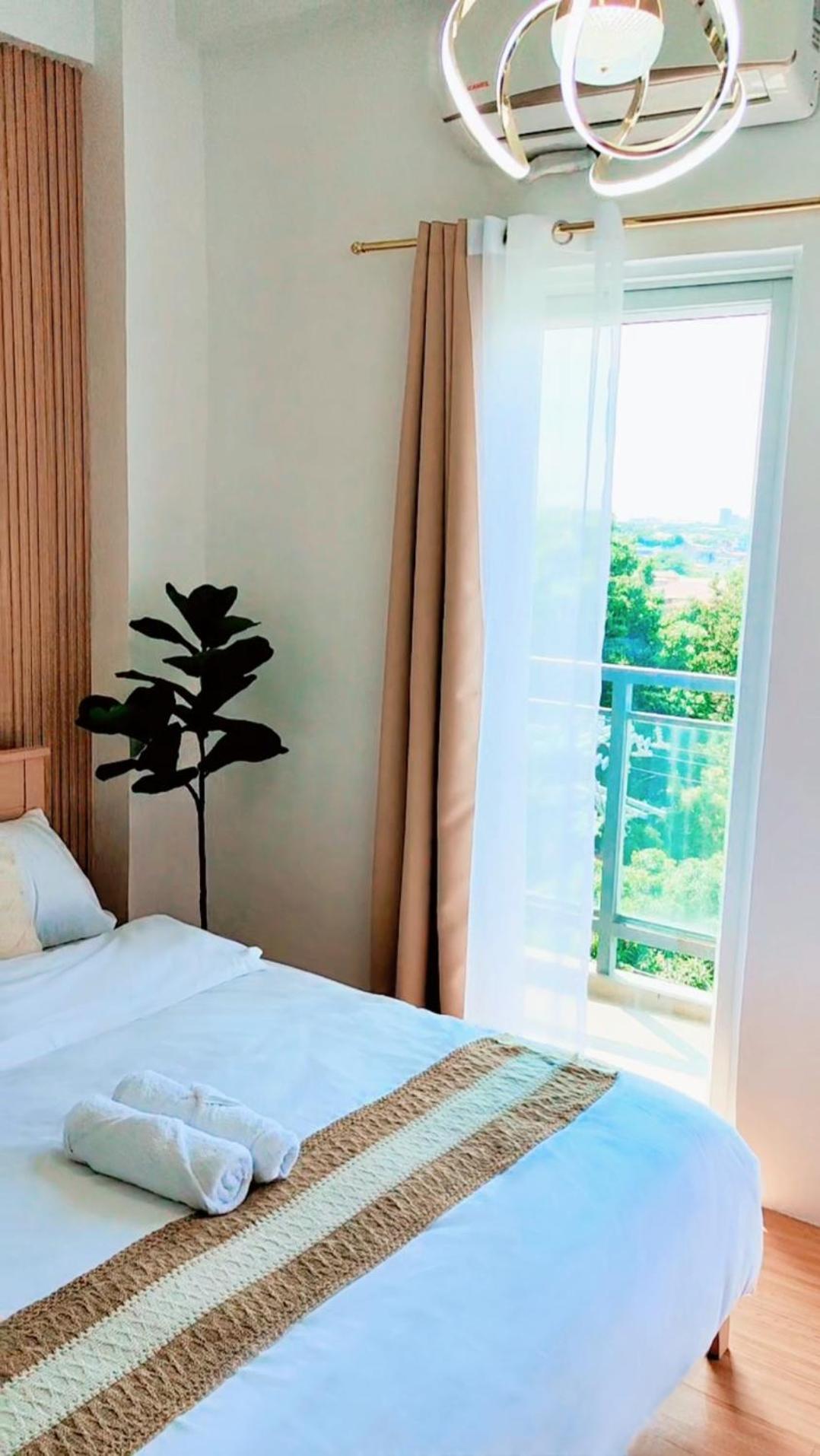 Paradise Realm Condotel Paranaque City Exteriör bild
